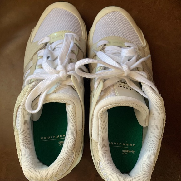 Adidas Equipment white V9 7.5 women’s - Picture 3 of 3